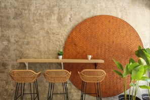Shared kitchen facilities - Cove Kanaya (Denpasar)