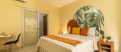 1 bedroom, desk, laptop workspace, free WiFi