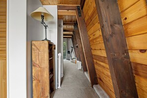 Interior - Gambrel-style home located in the highly sought-after Lower Moonridge (Big Bear)