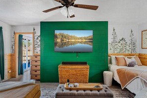 3 Schlafzimmer, Schreibtisch, Bügeleisen/Bügelbrett, Reisekinderbett