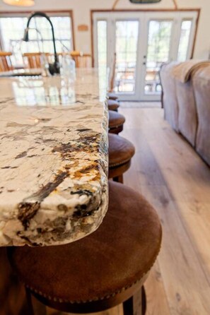 Dining - Snowcrest Lodge in Exclusive Fox Farm + EV (Big Bear Lake)