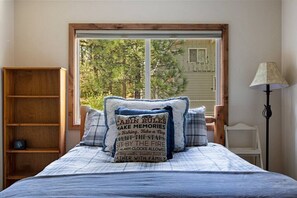 4 quartos, ferros/tábuas de passar roupa, Wi-Fi, roupa de cama