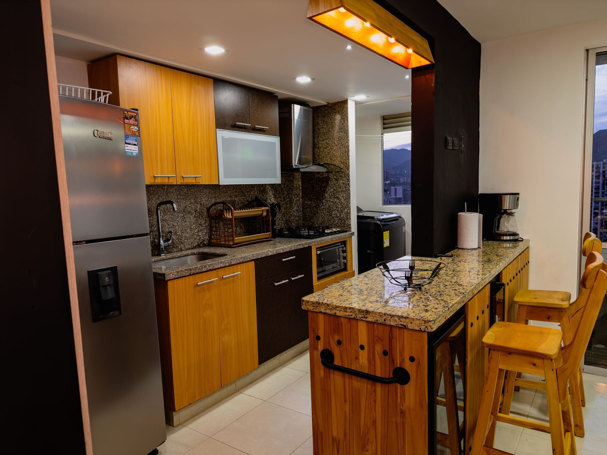 Køleskab, ovn, kogeplade