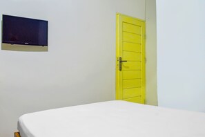 Quarto solteiro | Espaço de trabalho para notebook, Wi-Fi de cortesia, roupa de cama