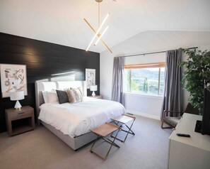 4 slaapkamers, een strijkplank/strijkijzer, reisbedje, wifi