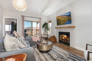 Smart-tv en een open haard