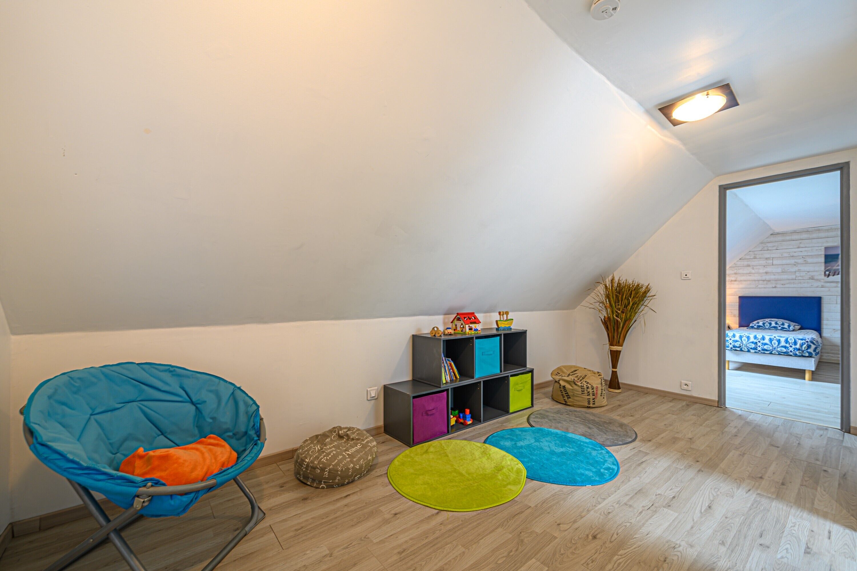 4 habitaciones, tabla de planchar con plancha y wifi gratis 