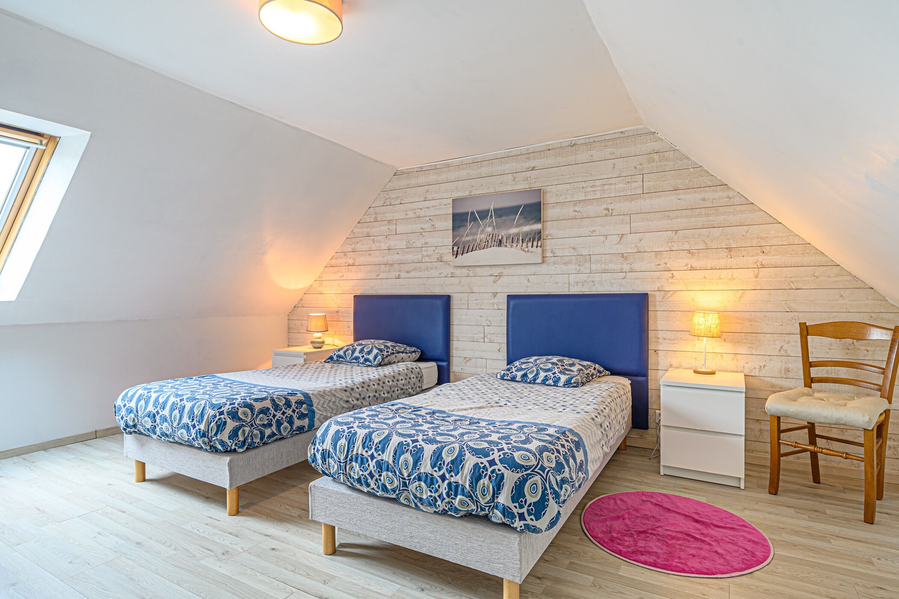 4 slaapkamers, een strijkplank/strijkijzer, gratis wifi, beddengoed