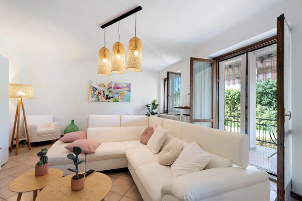 Televisión, chimenea