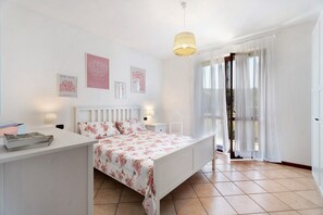 3 chambres, fer et planche à repasser, Wi-Fi gratuit, draps fournis