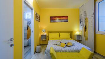 4 bedrooms, iron/ironing board, free WiFi, bed sheets