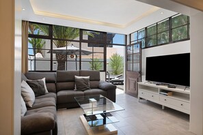 TV - Apartment 'Tranquilidad 300m To Beach' with Private Terrace, Shared Garden and Wi-Fi (Puerto del Carmen, Tias)