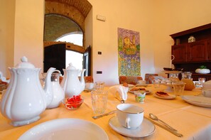 Dining - Villa "Arnilù" with Private Pool & Wi-Fi (San Gimignano)
