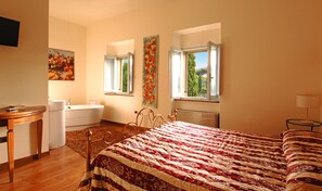 8 bedrooms, iron/ironing board, free WiFi, bed sheets - Villa "Arnilù" with Private Pool & Wi-Fi (San Gimignano)