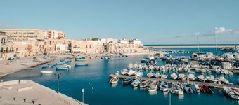 Barco "Quo Vadis Yacht" en el puerto de Bisceglie con vistas al mar, terraza privada y Wi-Fi