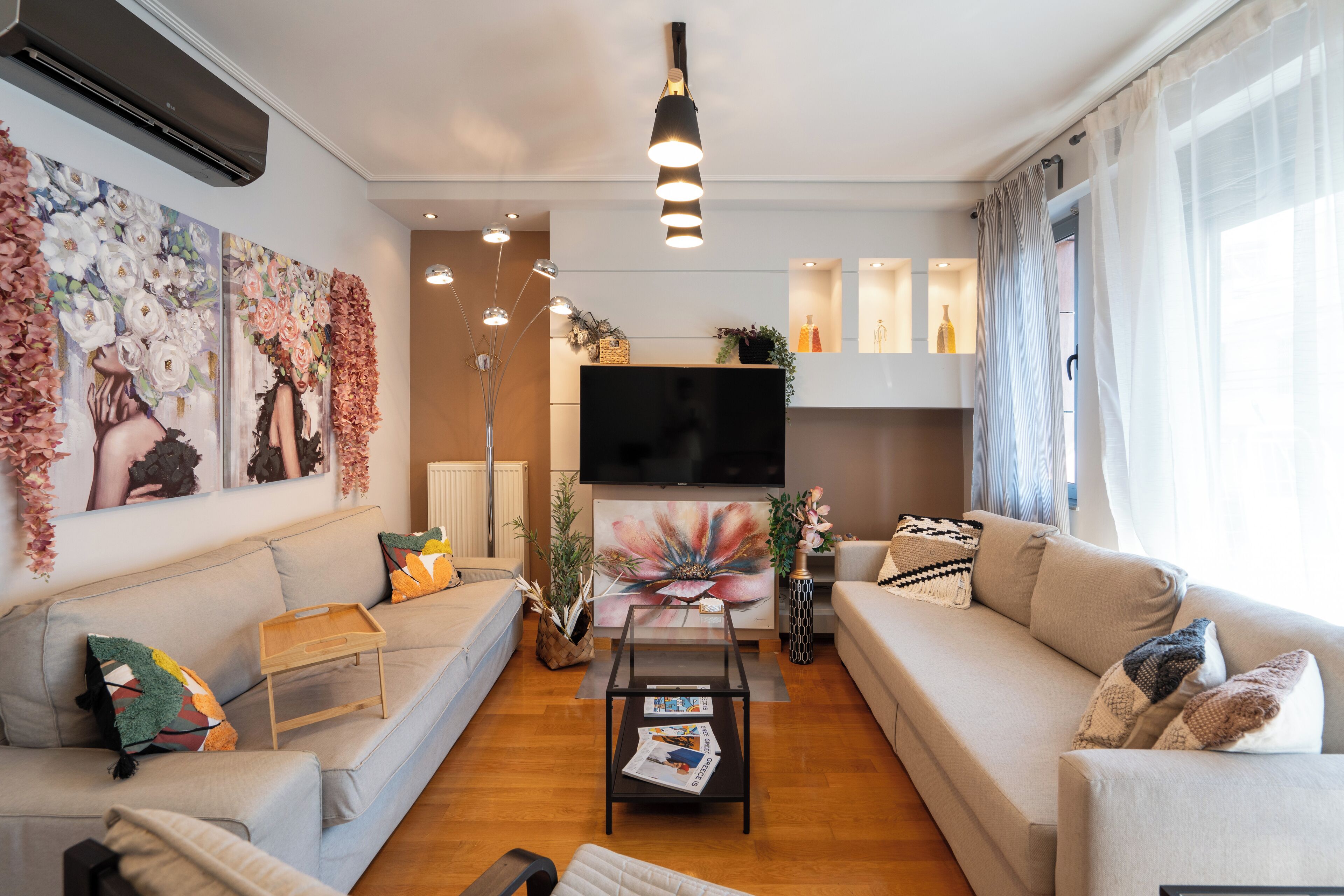 City Apartment | Living area