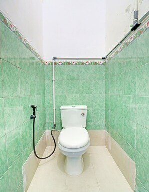 Standard Double Room | Bathroom