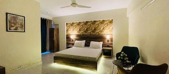 Tulip Hotel & Apartments - DHA