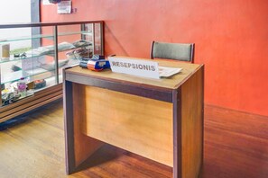 Reception - OYO 91926 Serayu Sumbersari Homestay (Malang)