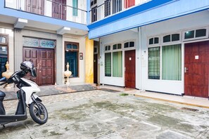 Front of property - OYO 91926 Serayu Sumbersari Homestay (Malang)