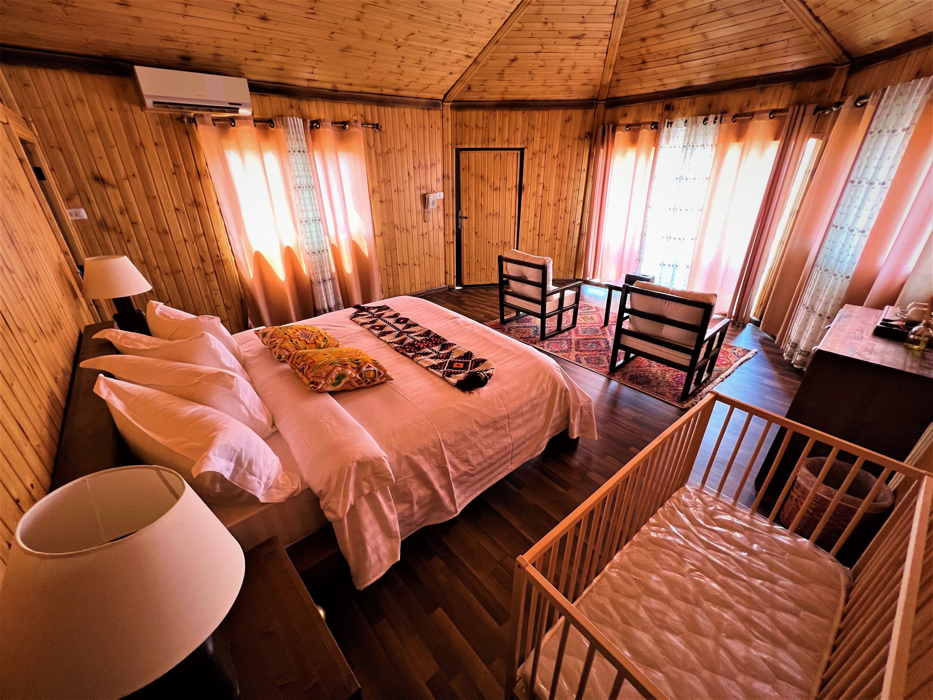 Luxury Double Room, 1 King Bed, Non Smoking, Desert view
