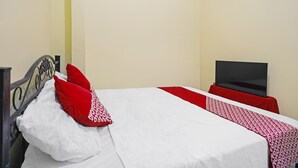スタンダード ダブルルーム | ノートパソコン用作業スペース、WiFi (無料)、ベッドシーツ