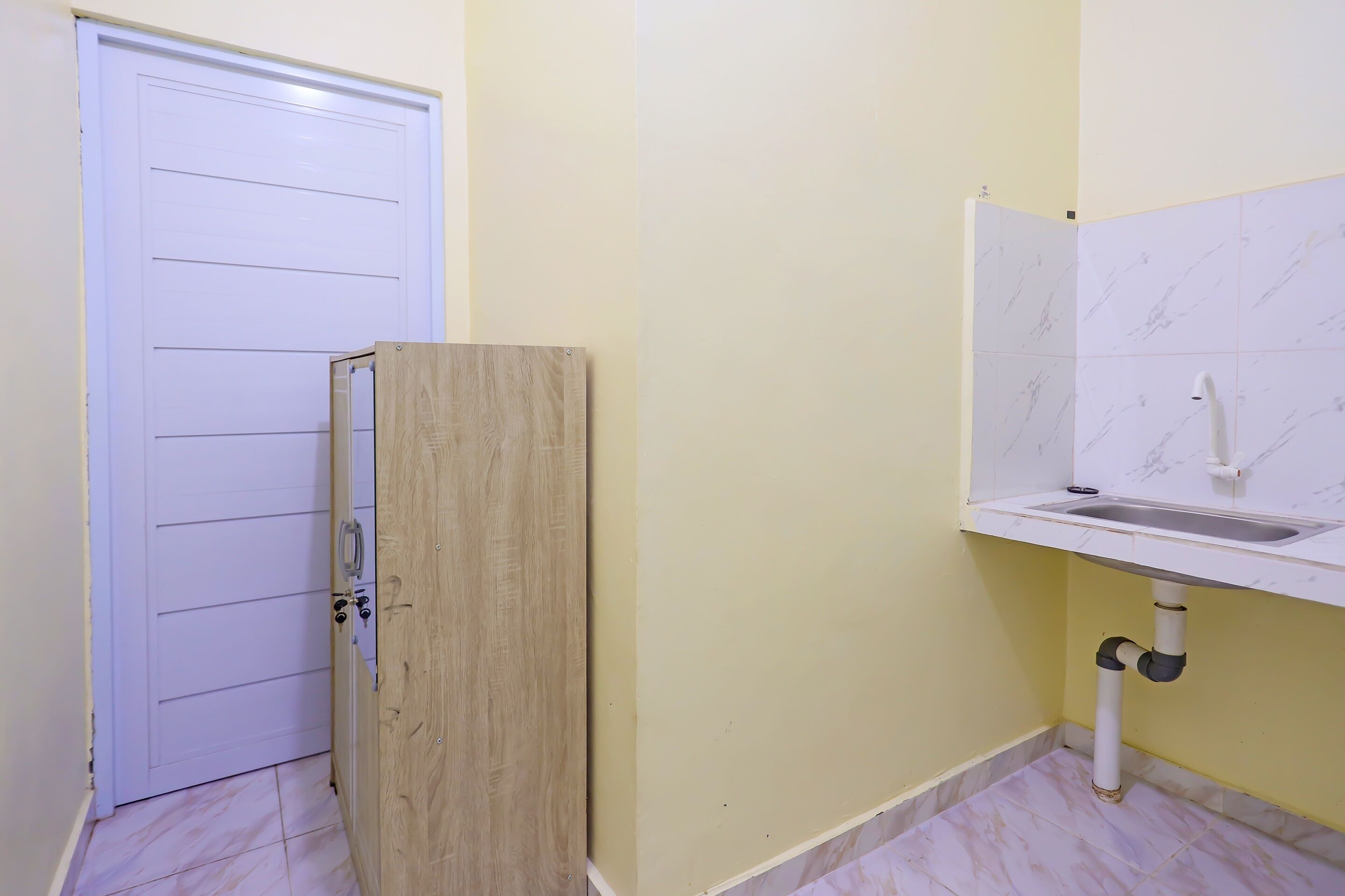 standard double room | laptop workspace, free wifi, bed sheets