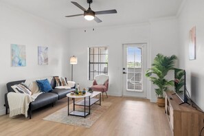 TV, peis, strømmetjenester og kontorer