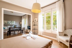 4 chambres, bureau, fer et planche à repasser, Wi-Fi