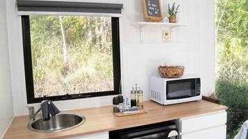 Fridge, microwave, stovetop, toaster