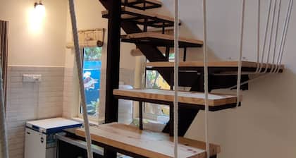 Cozy & homely bungalow surrounded by nature in the heart of the city.