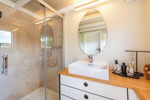 Hair dryer, towels, soap, shampoo - Tiny House Alpakablick - including free alpaca meet & greet (Rhede)