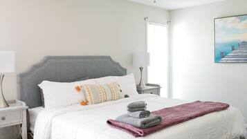 3 bedrooms, desk, iron/ironing board, free WiFi