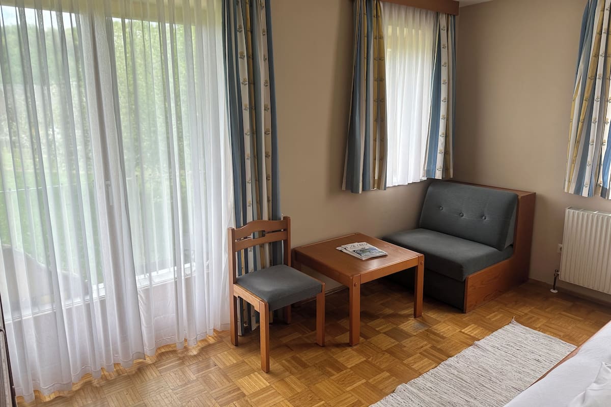 Couette en duvet d'oie, bureau, Wi-Fi gratuit, décoration personnalisée