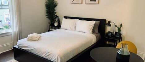 Ferros/tábuas de passar roupa, Wi-Fi, roupa de cama