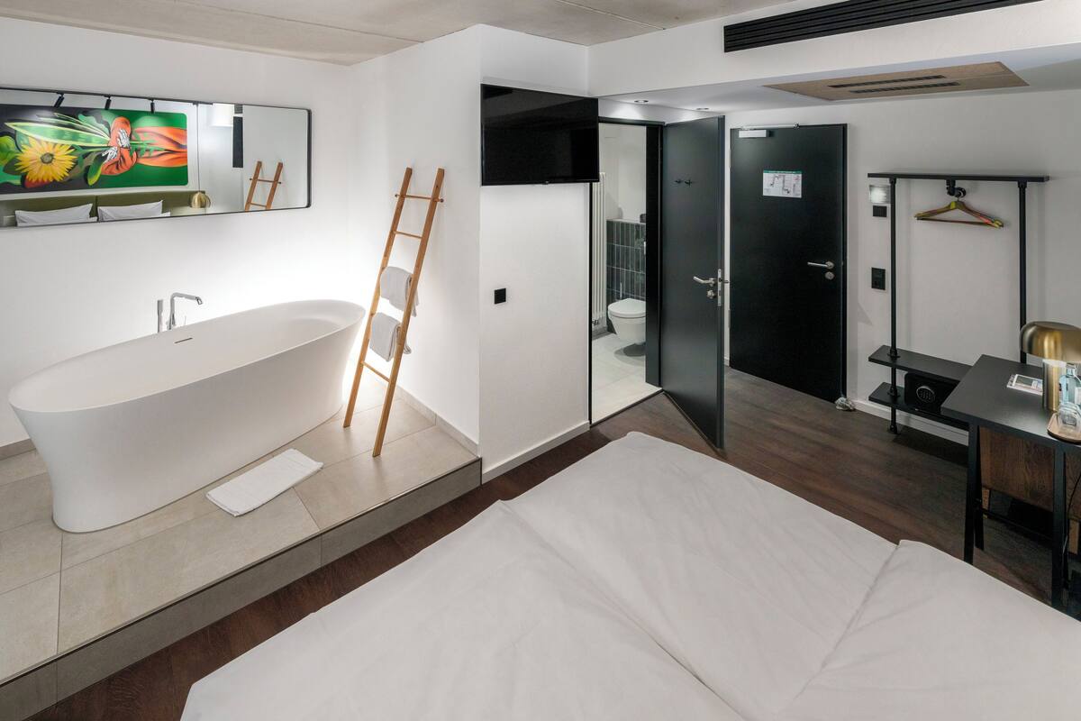 Chambre Double Deluxe | Literie hypoallergénique, coffres-forts dans les chambres, bureau