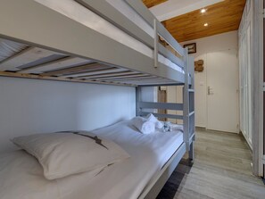 2 quartos, Wi-Fi de cortesia, roupa de cama
