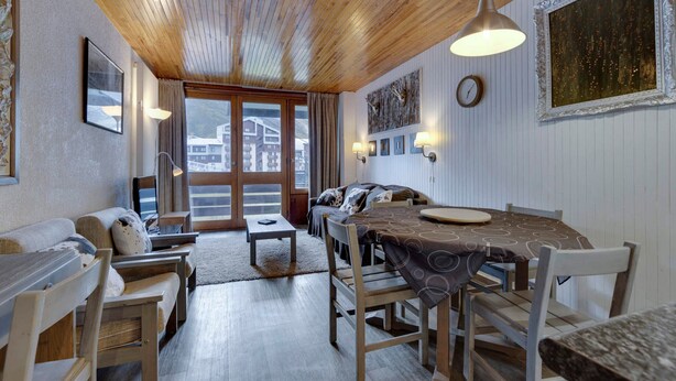 Unclassified image, 1 of 10, button - Ski-in/Ski-out Apartment for 4 in Tignes Val Claret with Wifi (Tignes)