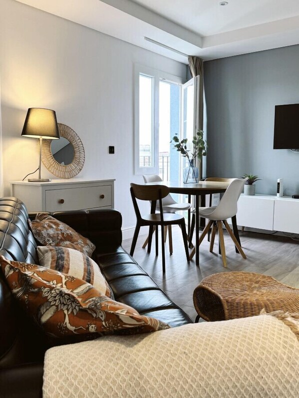 TV, Netflix, streaming services