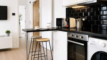 Refrigerador, microondas, horno, placa de cocina