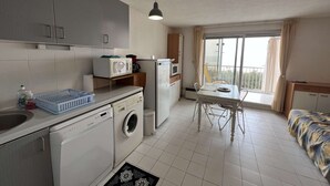 Interior - T3 for 4 people, 50m from the beach, private parking (Valras-Plage)