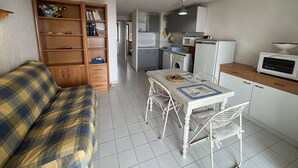 Interior - T3 for 4 people, 50m from the beach, private parking (Valras-Plage)