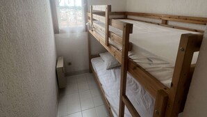 2 bedrooms - T3 for 4 people, 50m from the beach, private parking (Valras-Plage)