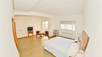 4 chambres, fer et planche Ă repasser, Wi-Fi, draps fournis