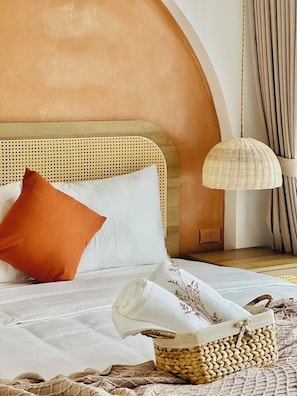 Decoración personalizada, muebles diferentes y escritorio 