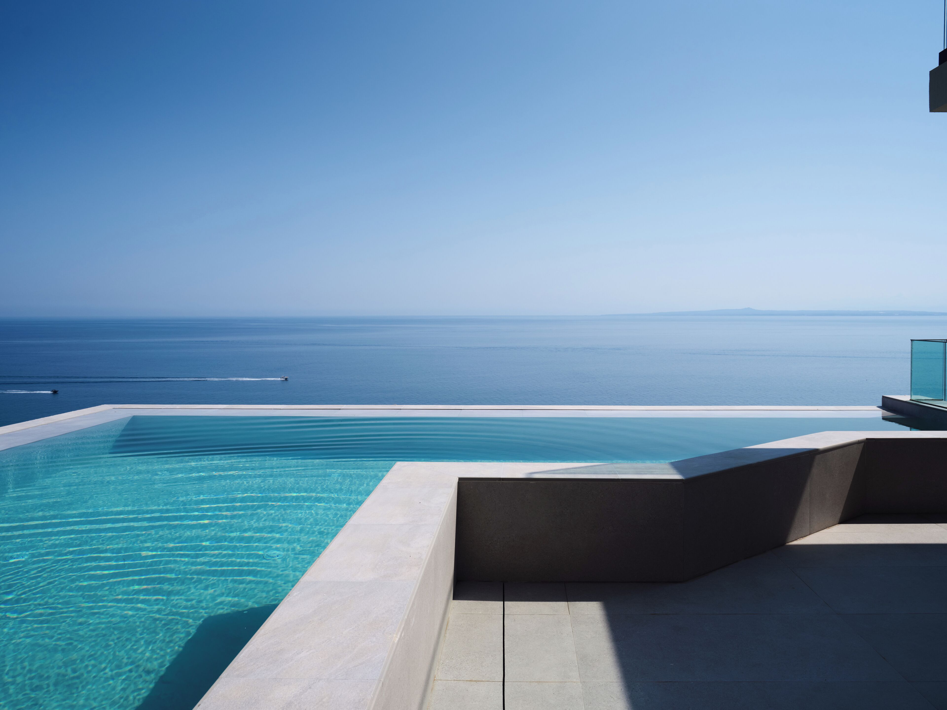 Piscina all'aperto, una piscina riscaldata