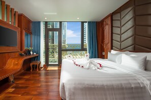 エグゼクティブ スイート | ミニバー、デスク、ノートパソコン用作業スペース、遮光カーテン