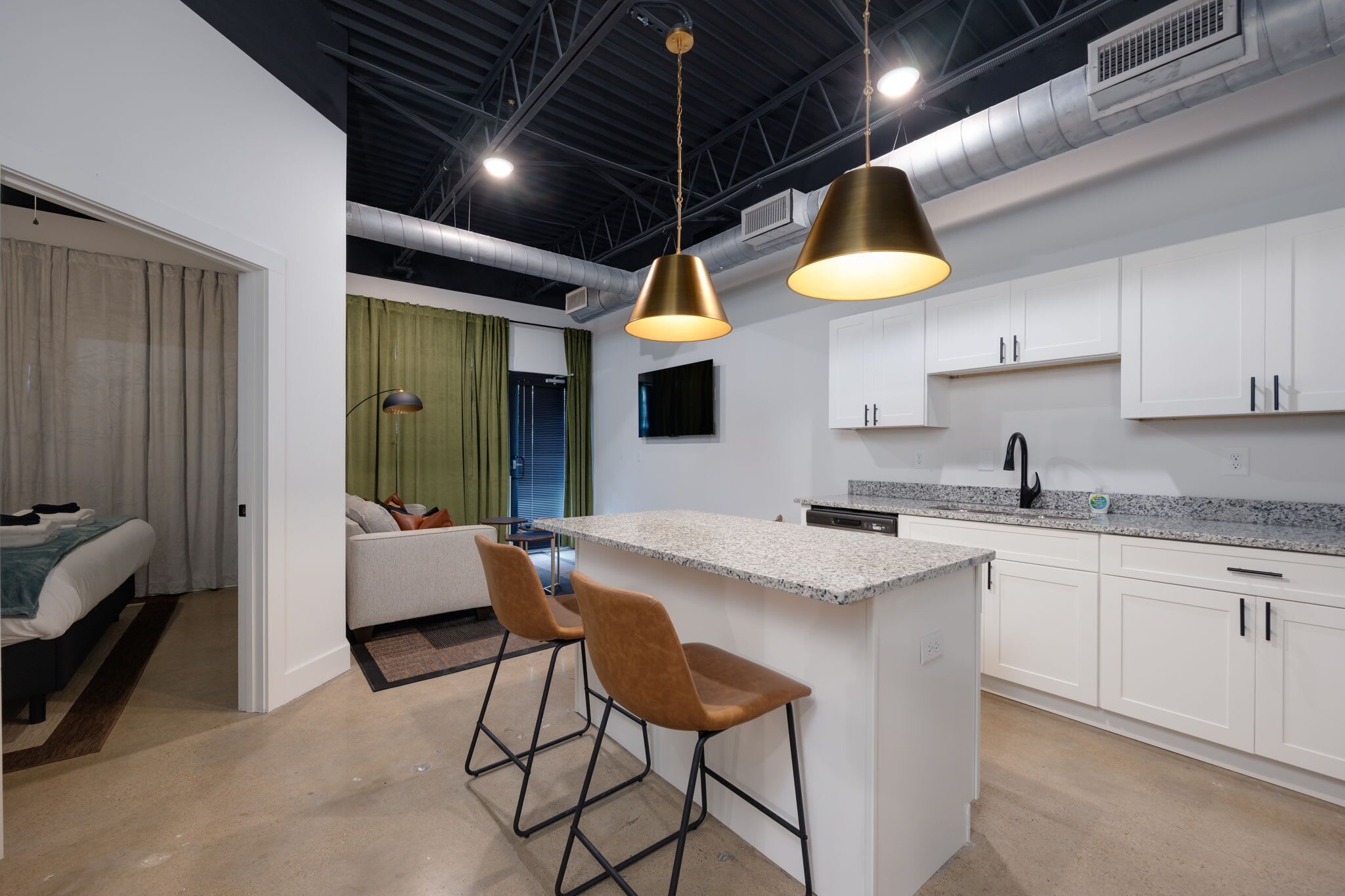 المنشأة من الداخل