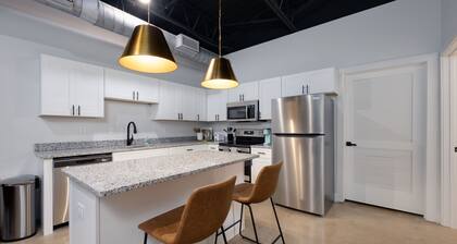 Serene Studio Condo | Pets | 8 Min to BNA Airport