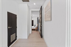 4 bedrooms, iron/ironing board, WiFi, bed sheets